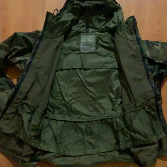 Authentic US ARMY ALL TERRAIN HOODED 3/4  camo jkt - Picture 4 of 8